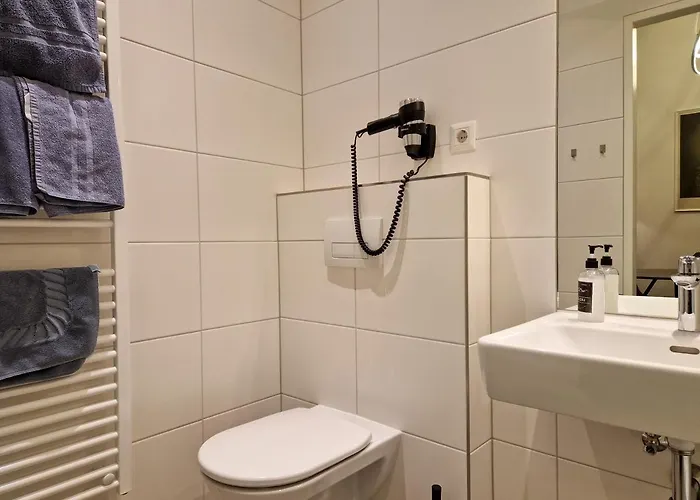 Mozart - Center, Self Check-in 4*