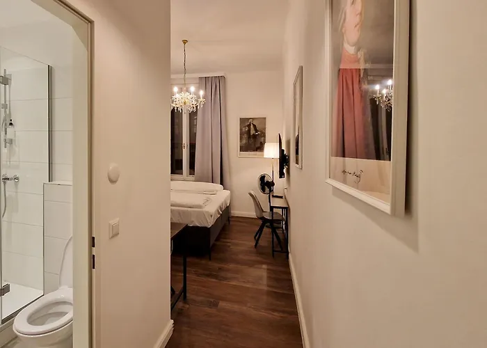 Mozart - Center, Self Check-in